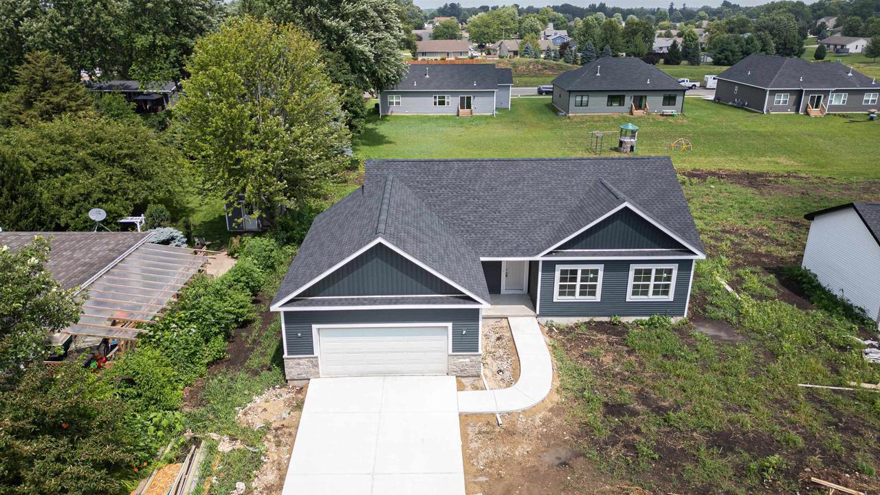 Property Photo:  58 East Evergreen Lane  WI 53563 
