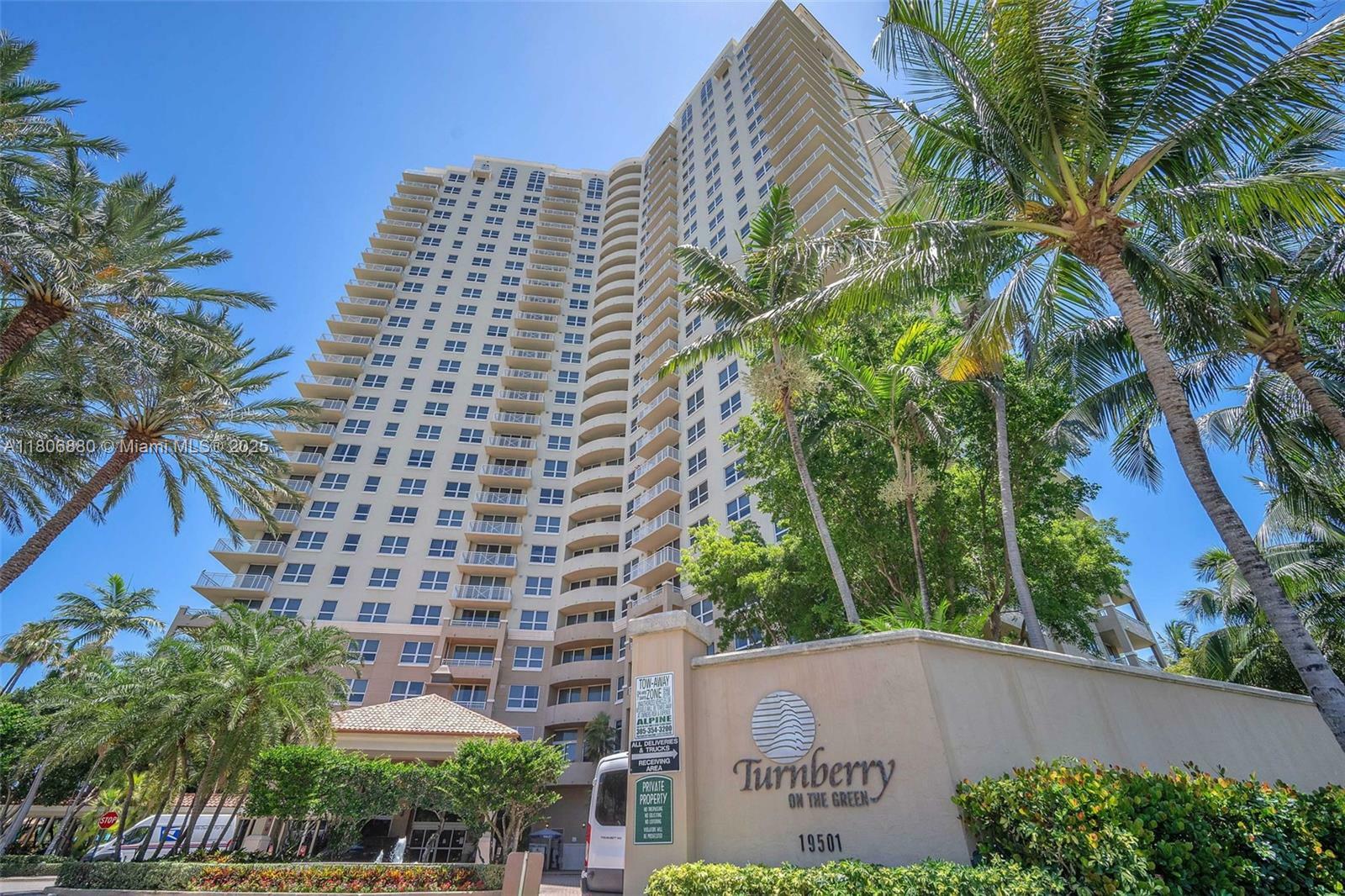 19501 W Country Club Dr 607  Aventura FL 33180 photo