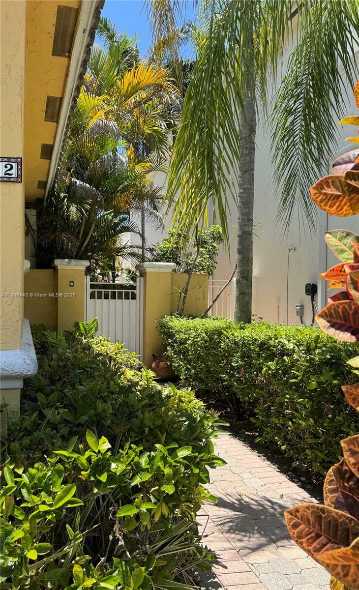 Property Photo: 4662 NW 94th Ct FL 33178