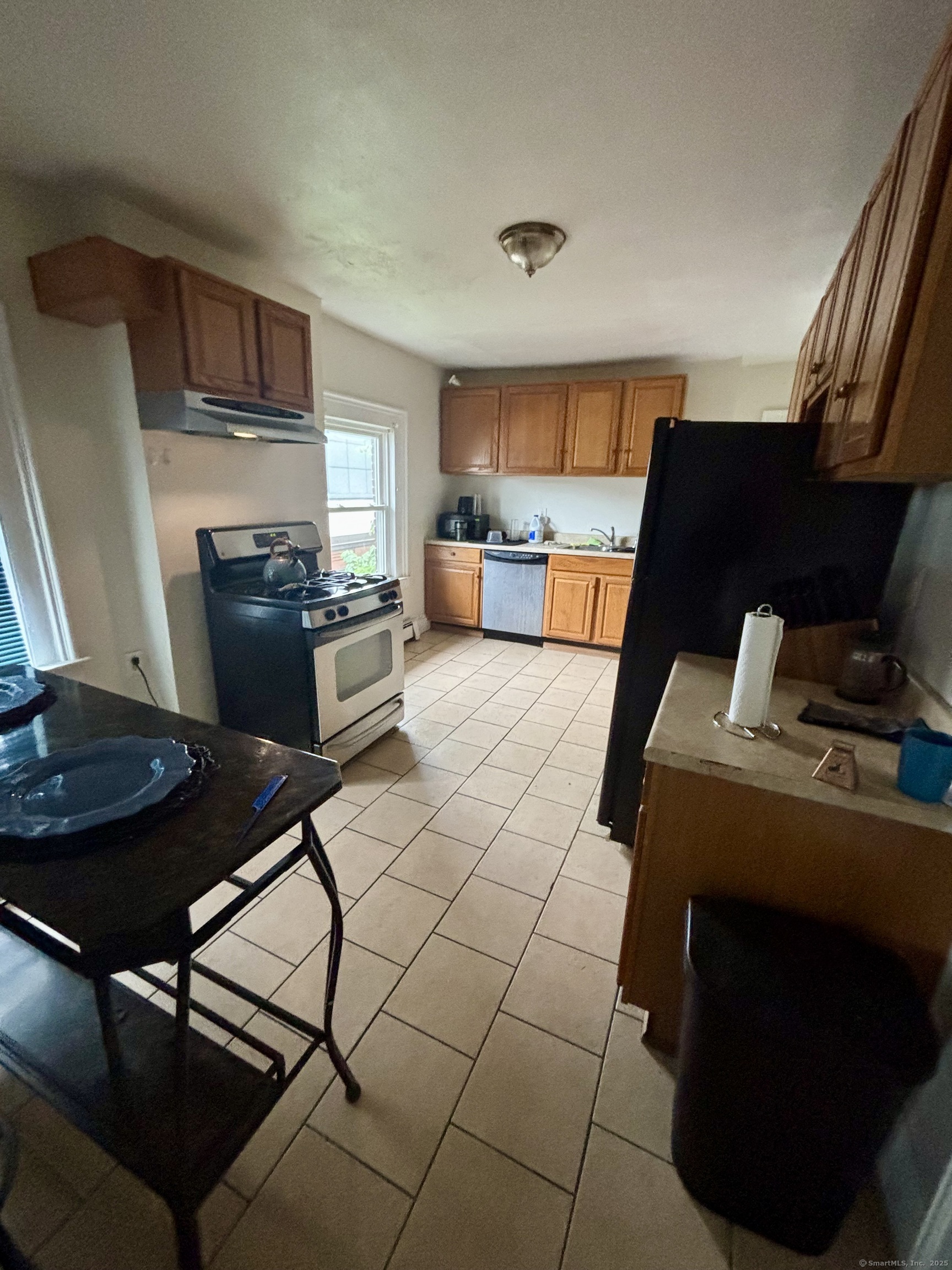 Property Photo: 479 Broad Street CT 06106