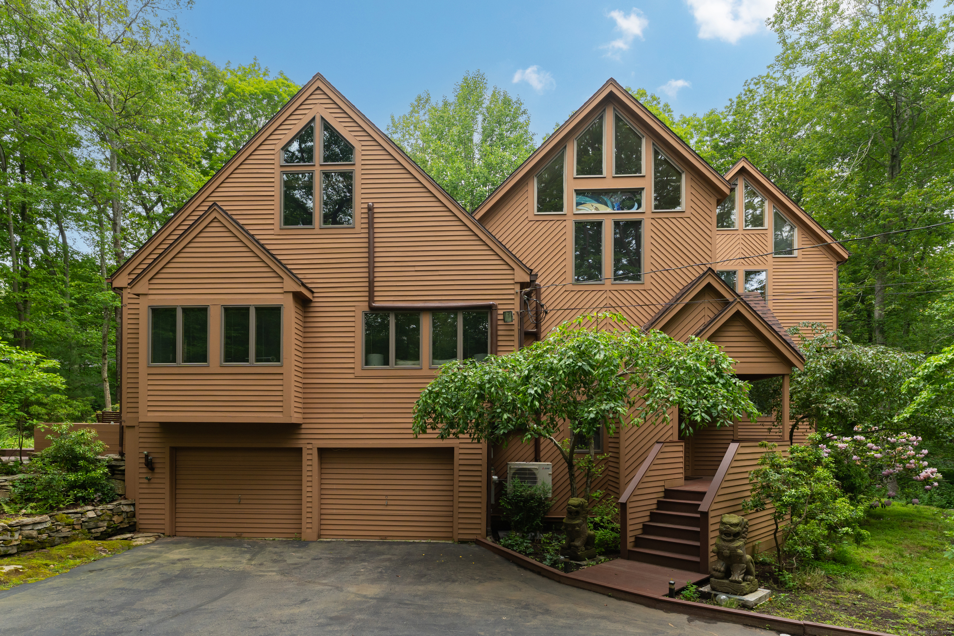 Property Photo:  522 Peddlers Road  CT 06437 