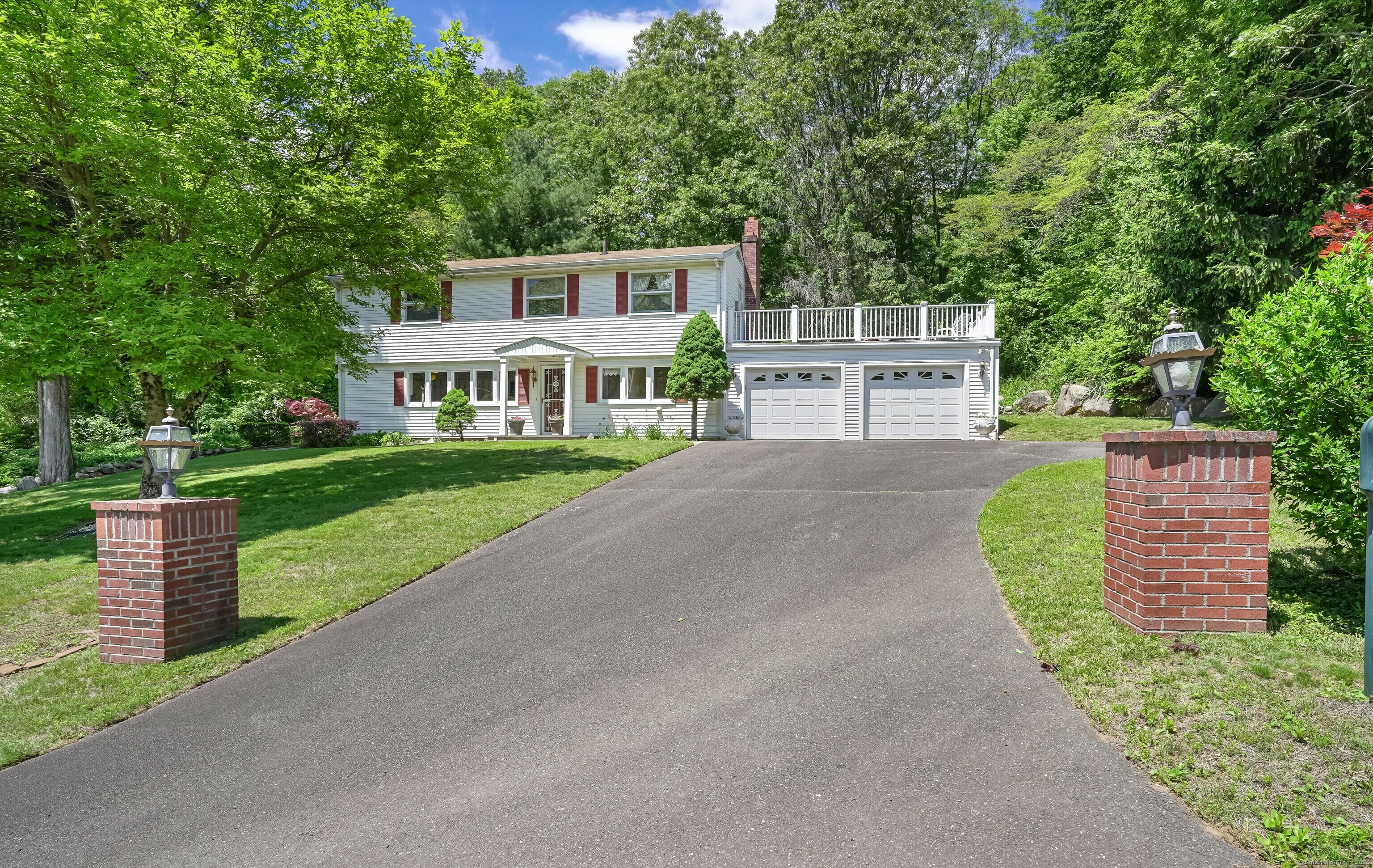 Property Photo: 37 Shawnee Road CT 06611