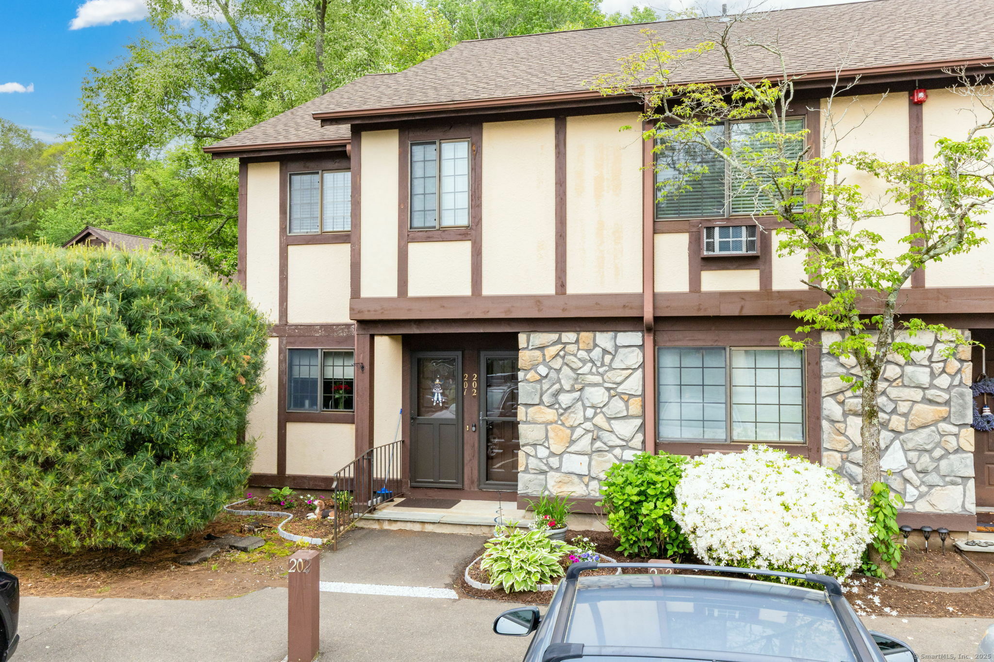 Property Photo: 202 Foxwood Lane 202 CT 06461