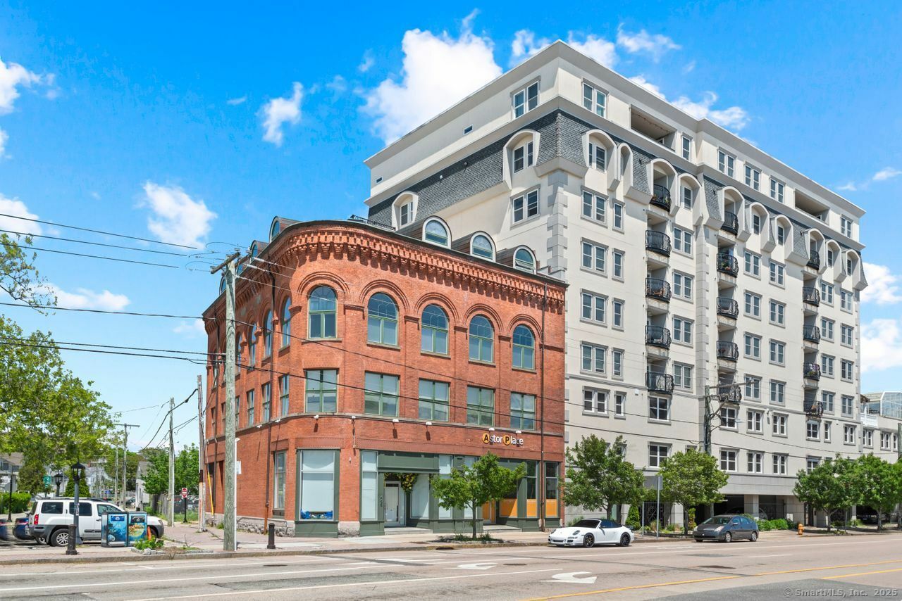Property Photo:  461 Bank Street 410  CT 06320 