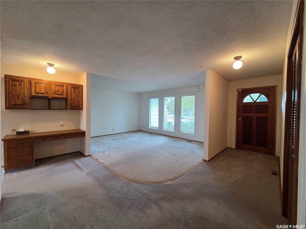 Property Photo: 2206 Douglas Avenue SK S9A 3M3