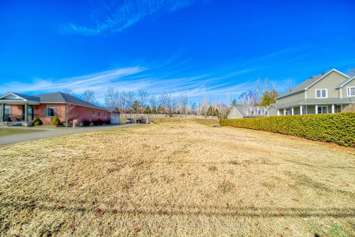 Photo de la propriété:  756 King Street W  ON K9A 2P2 