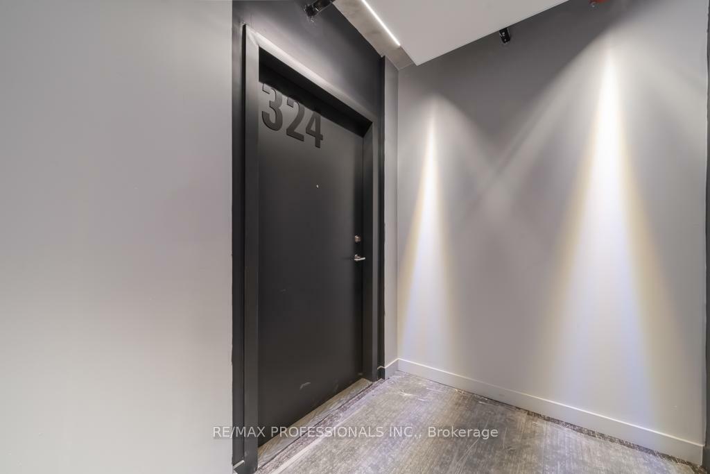 Property Photo:  7 Smith Crescent 324  ON M8Z 0G3 