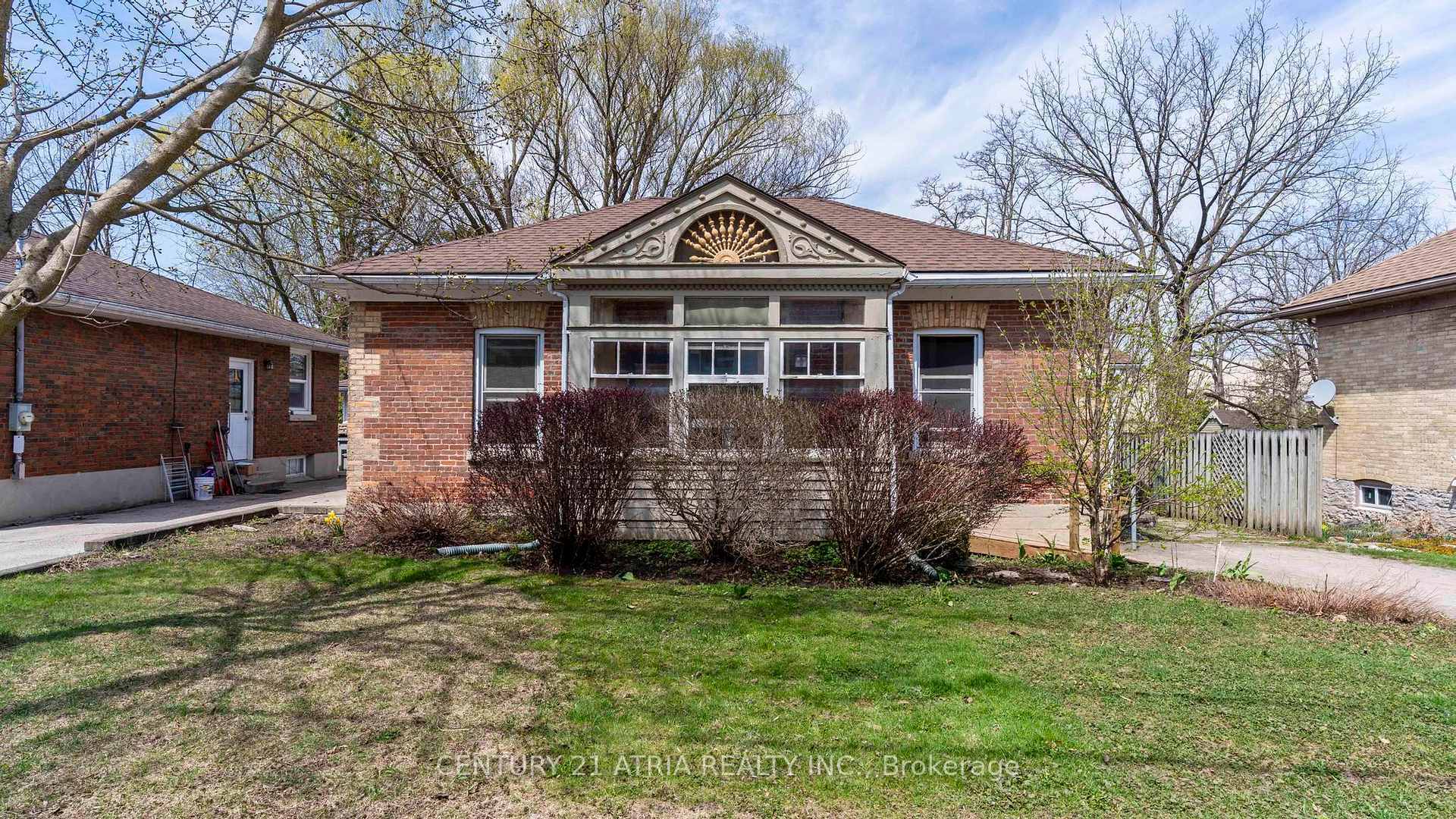 Property Photo: 130 Wellington Street S ON N4X 1A6