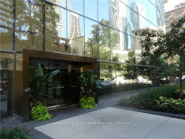 Property Photo: 33 Charles Street E 3707 ON M4Y 0B7