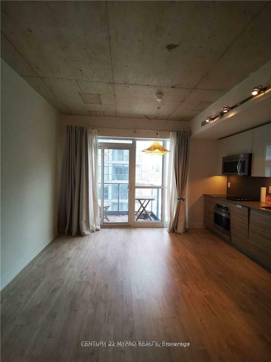 Property Photo: 210 Simcoe Street 1103 ON M5T 0A9