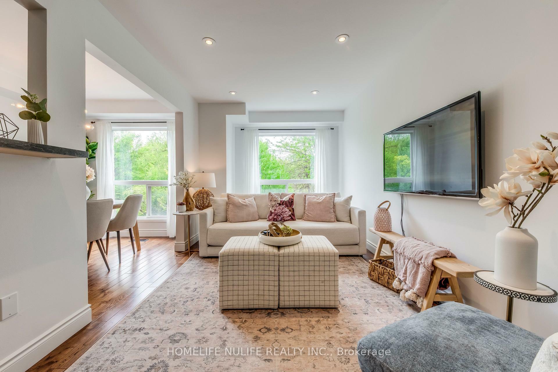 Property Photo: 7284 Bellshire Gate 43 ON L5N 8E4