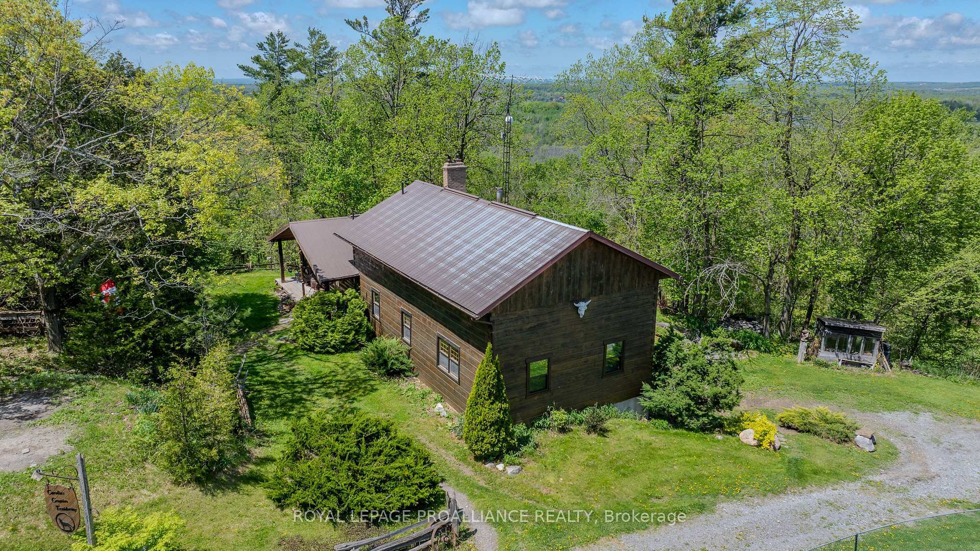 Property Photo: 450 Deer Run Road ON K0K 2C0