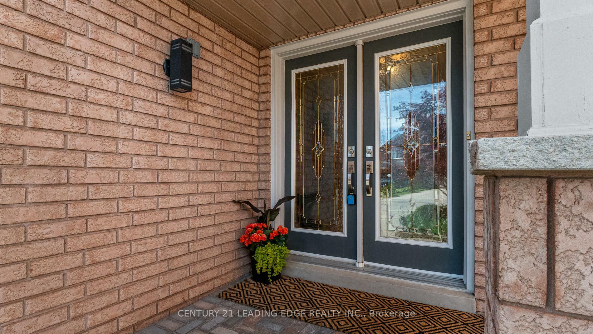 Property Photo: 3335 Laburnum Crescent ON L5N 7M2