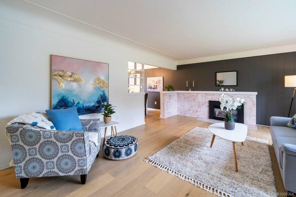 Property Photo: 1890 Grandview Dr BC V8N 2V1