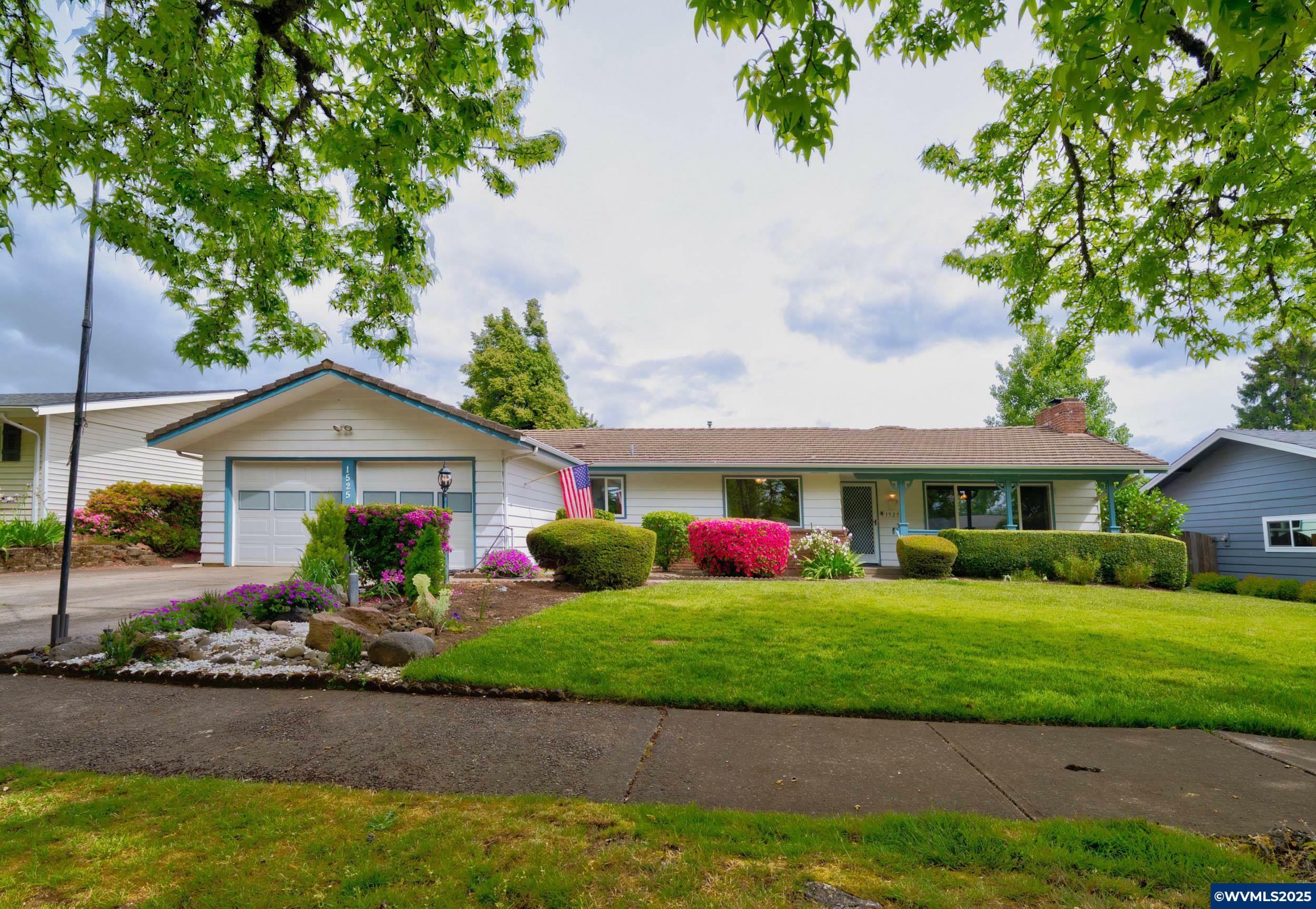 Property Photo: 1525 Ewald Av SE OR 97302