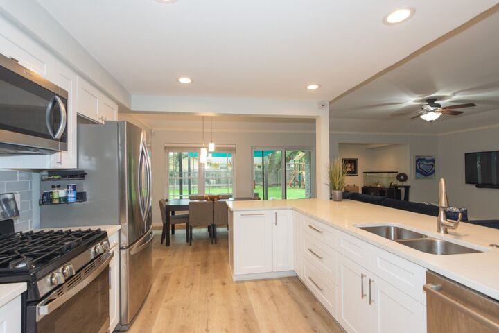 Property Photo: 11602 Three Oaks Trail TX 78759