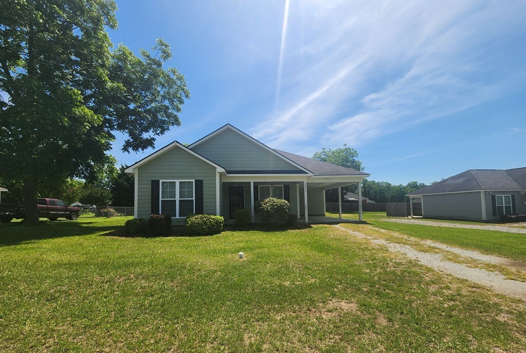 Property Photo: 1230 NE Ballpark Avenue GA 39842