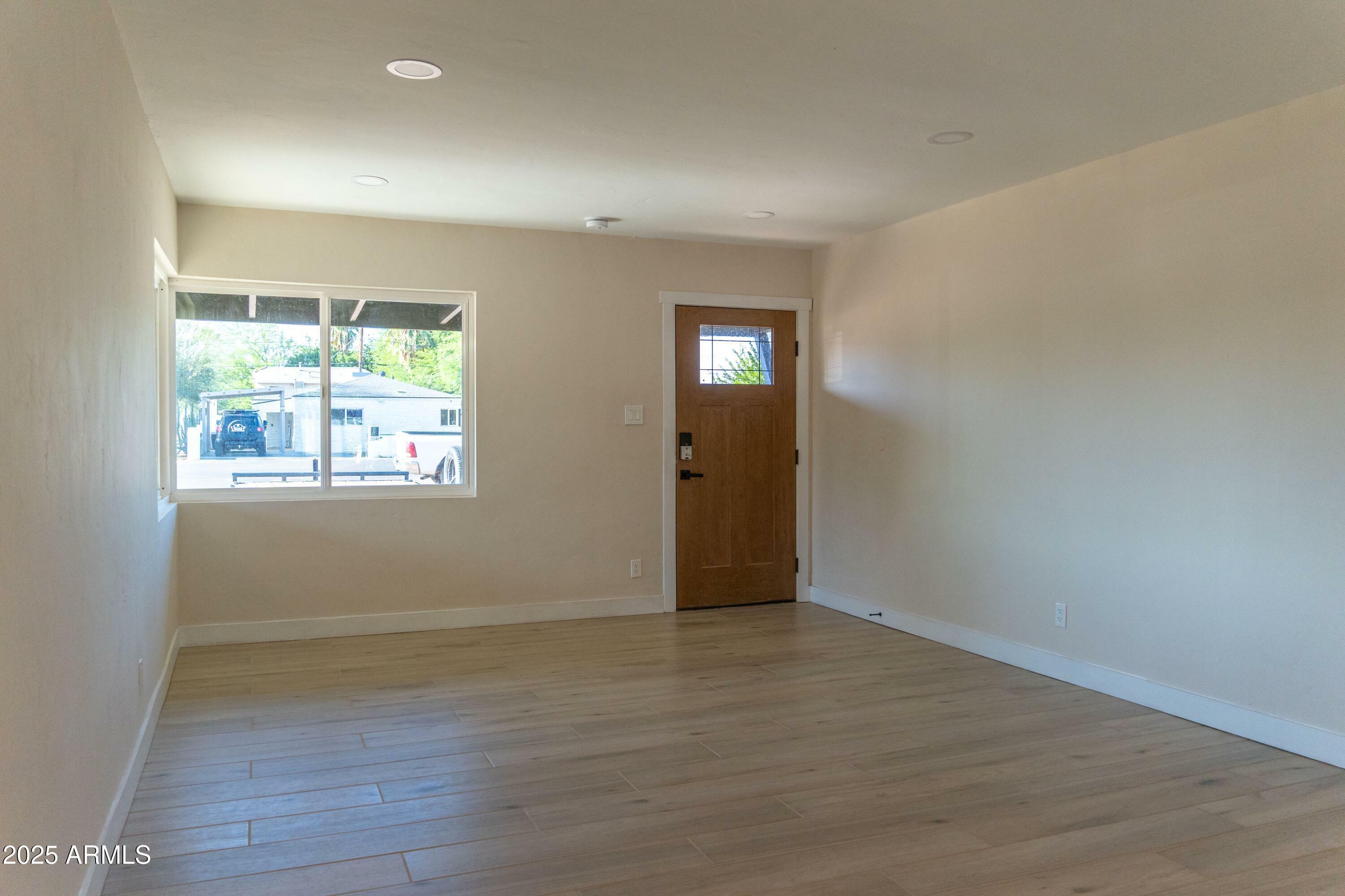 Property Photo: 2043 E Oak Street AZ 85006
