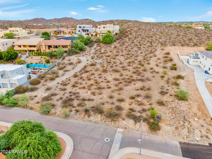 Property Photo:  18249 N 13th Place 1  AZ 85022 