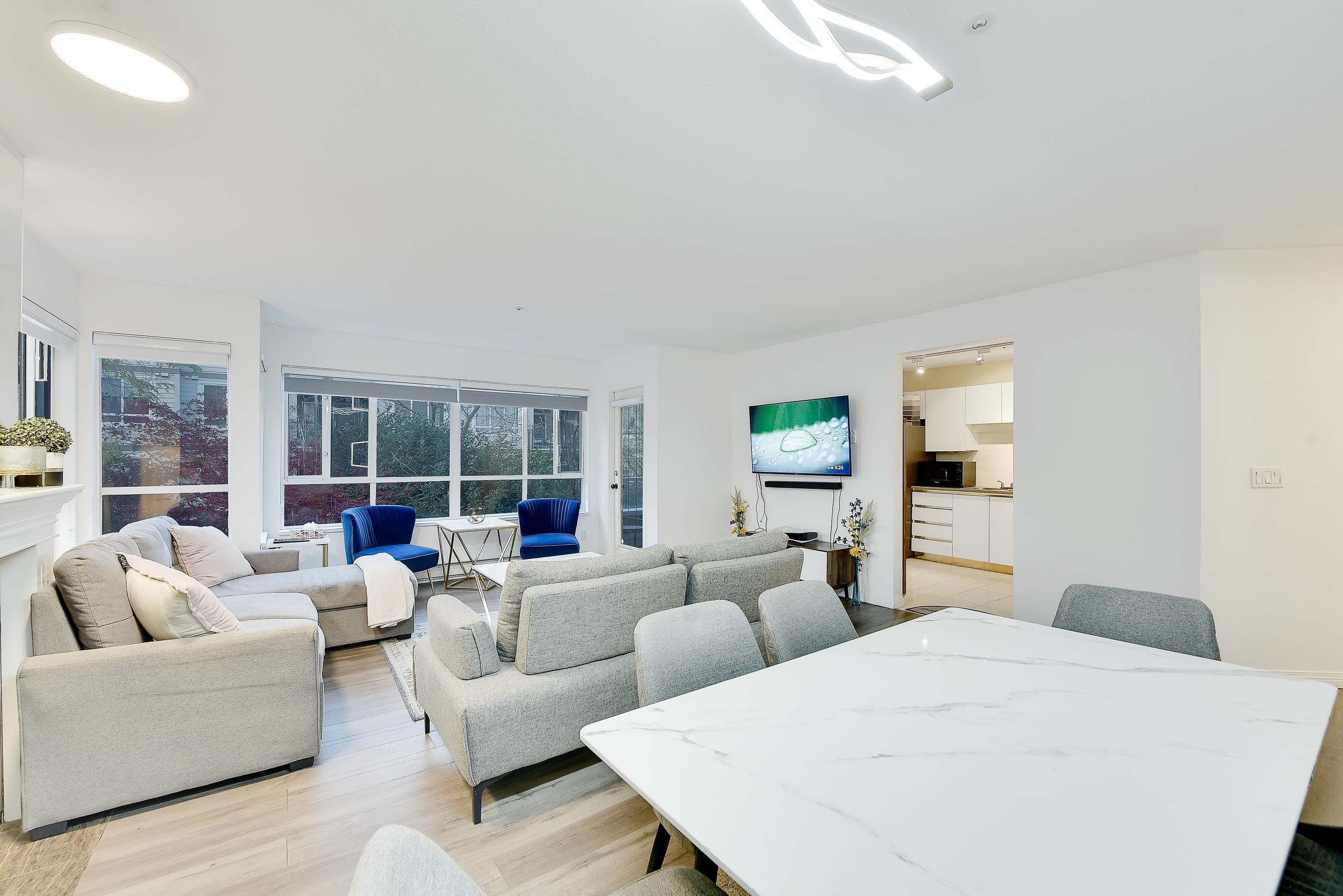 Photo de la propriété: 15375 17 Avenue 205 BC V4A 1T8