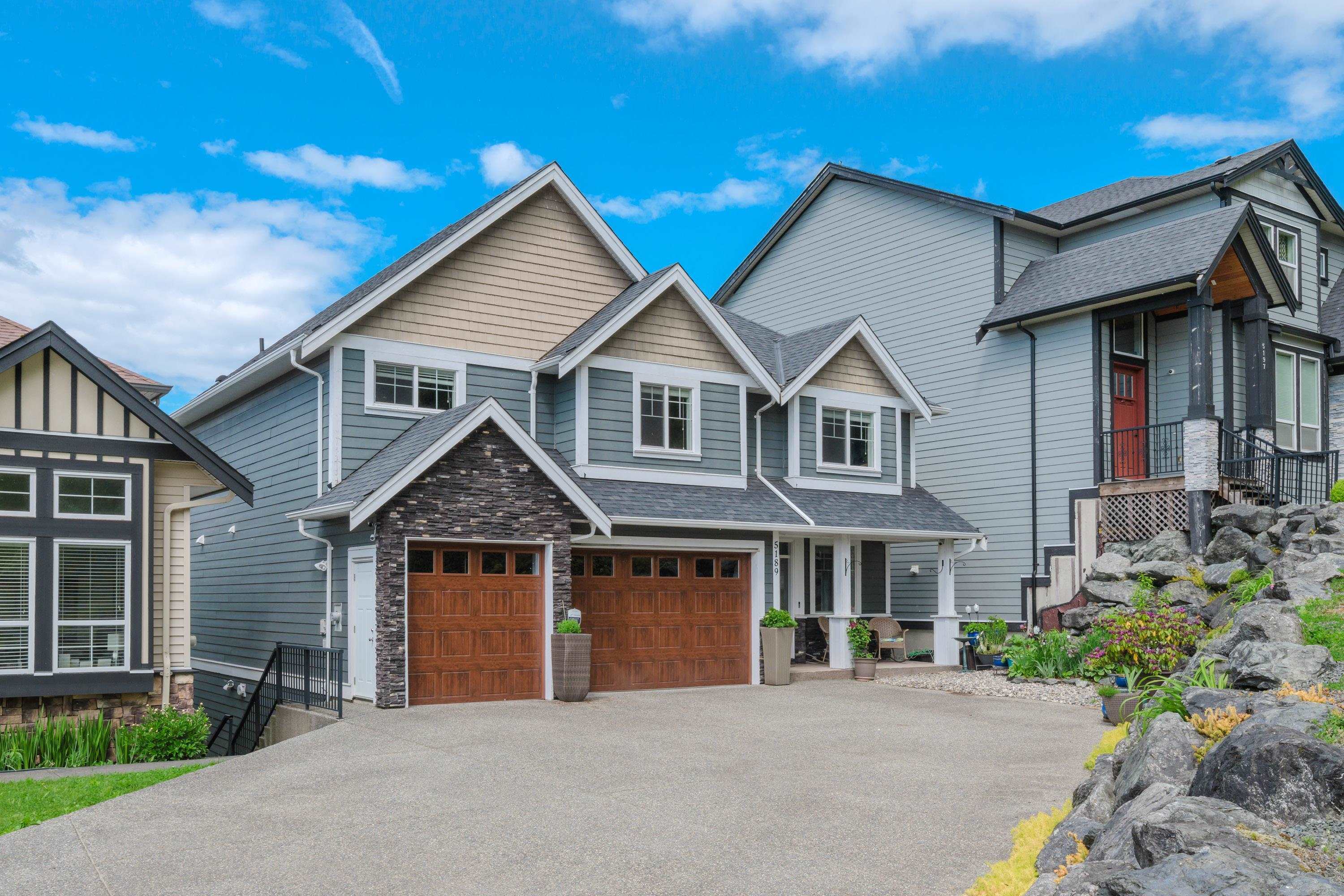 Photo de la propriété:  5189 Cecil Ridge Place  BC V2R 6A1 