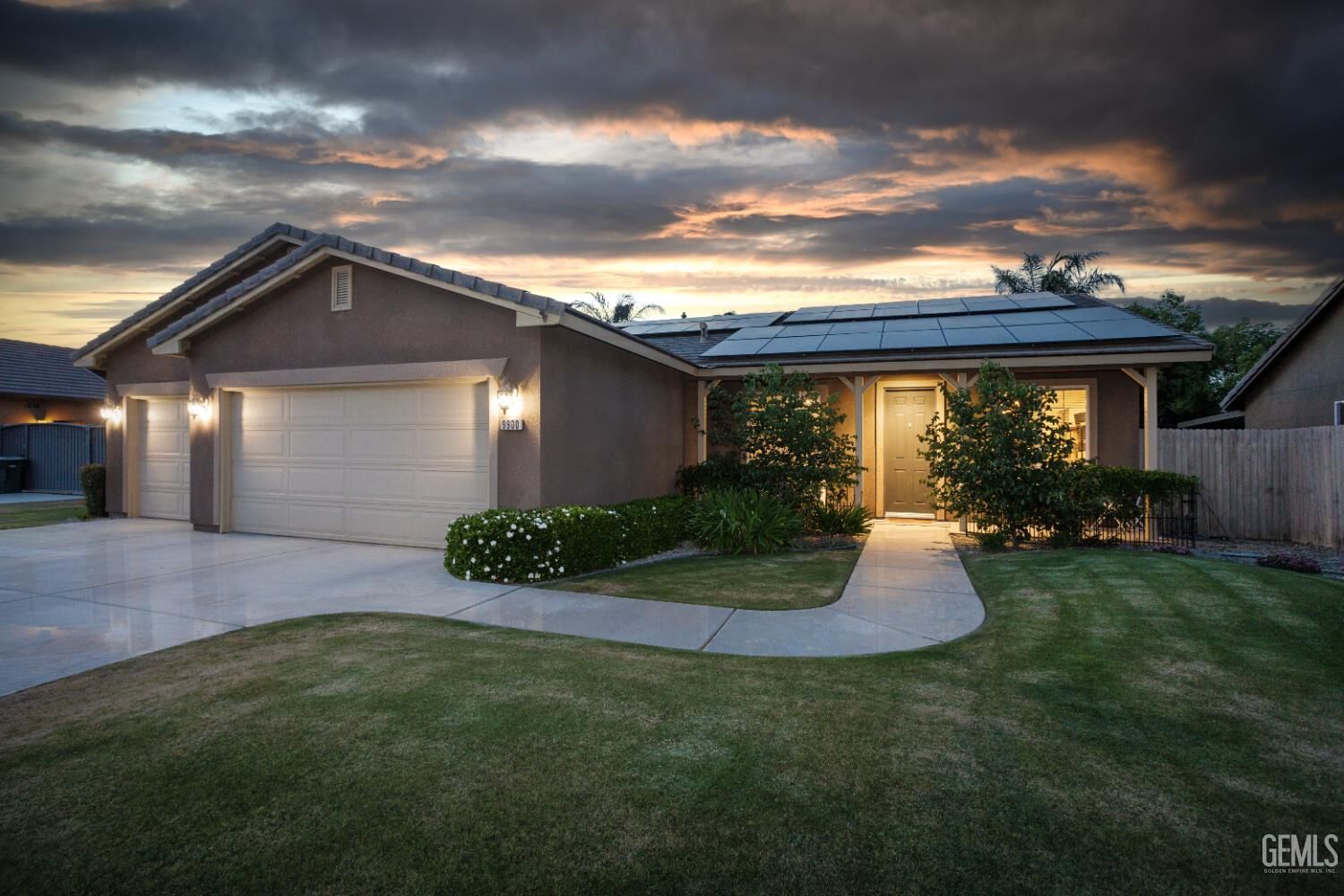 Property Photo: 9900 Swansboro Way CA 93314