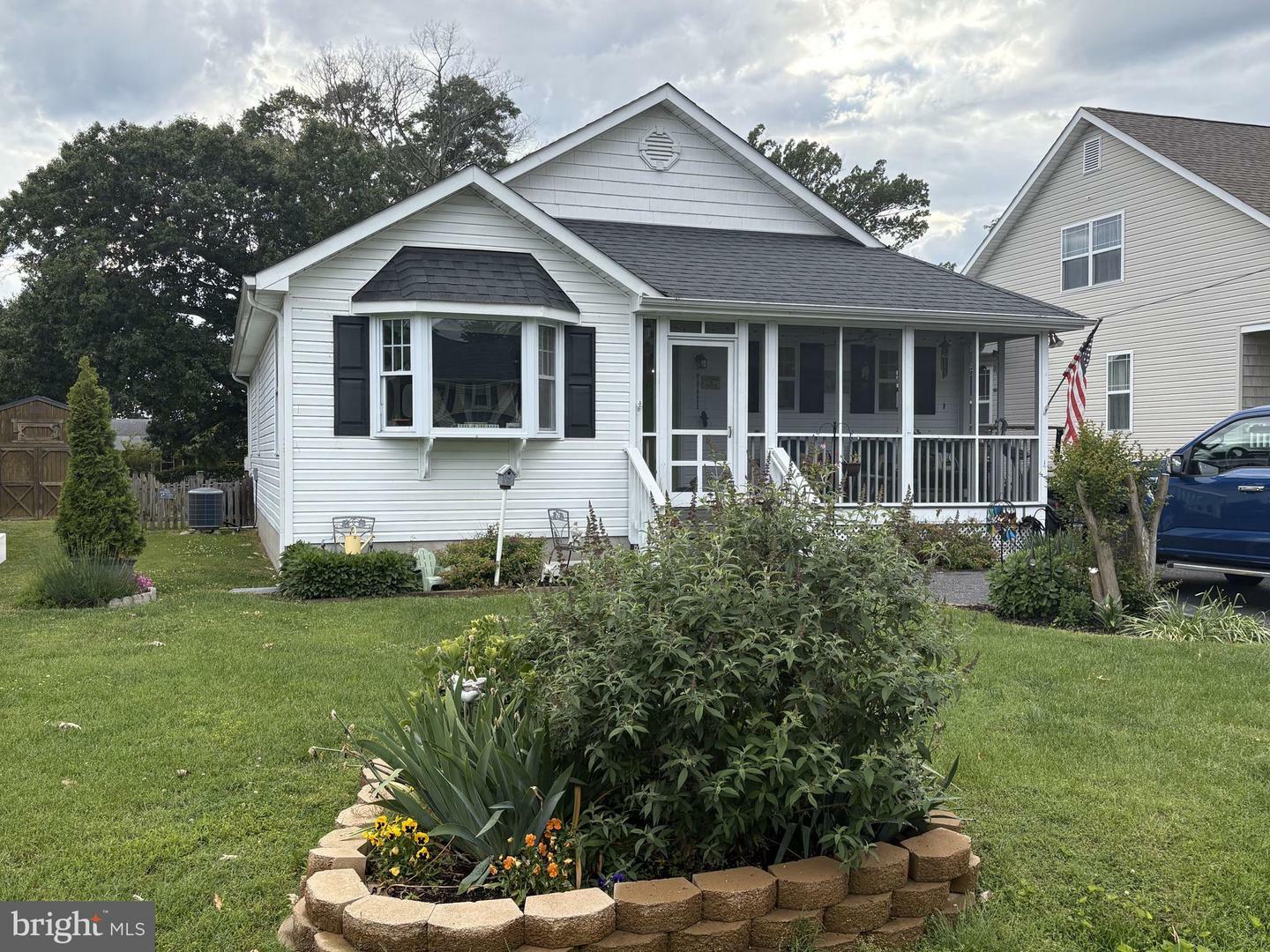 Property Photo: 527 Monroe Bay Avenue VA 22443