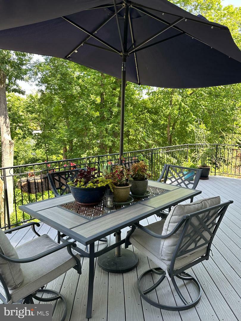 Property Photo: 18302 Buccaneer Terrace VA 20176