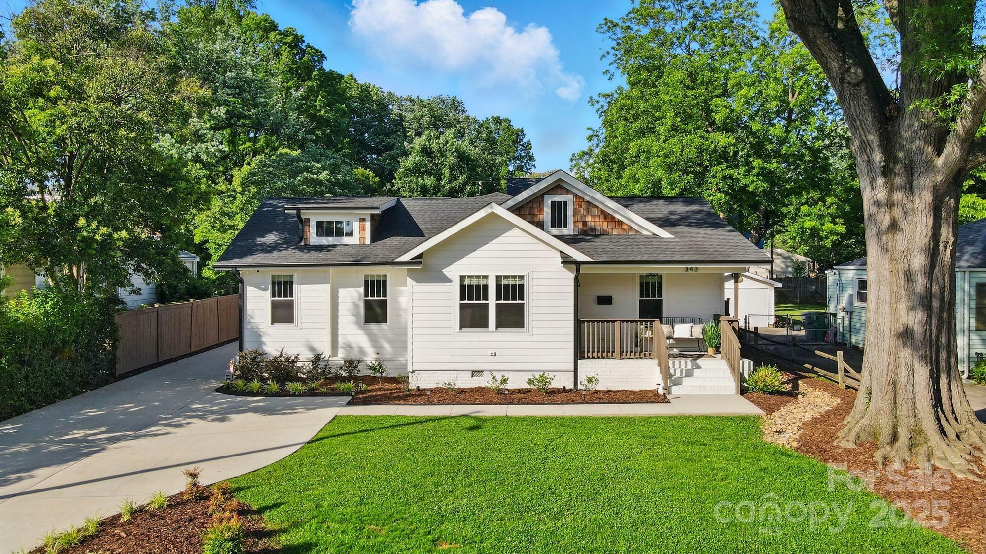 Property Photo: 343 Melbourne Court NC 28209
