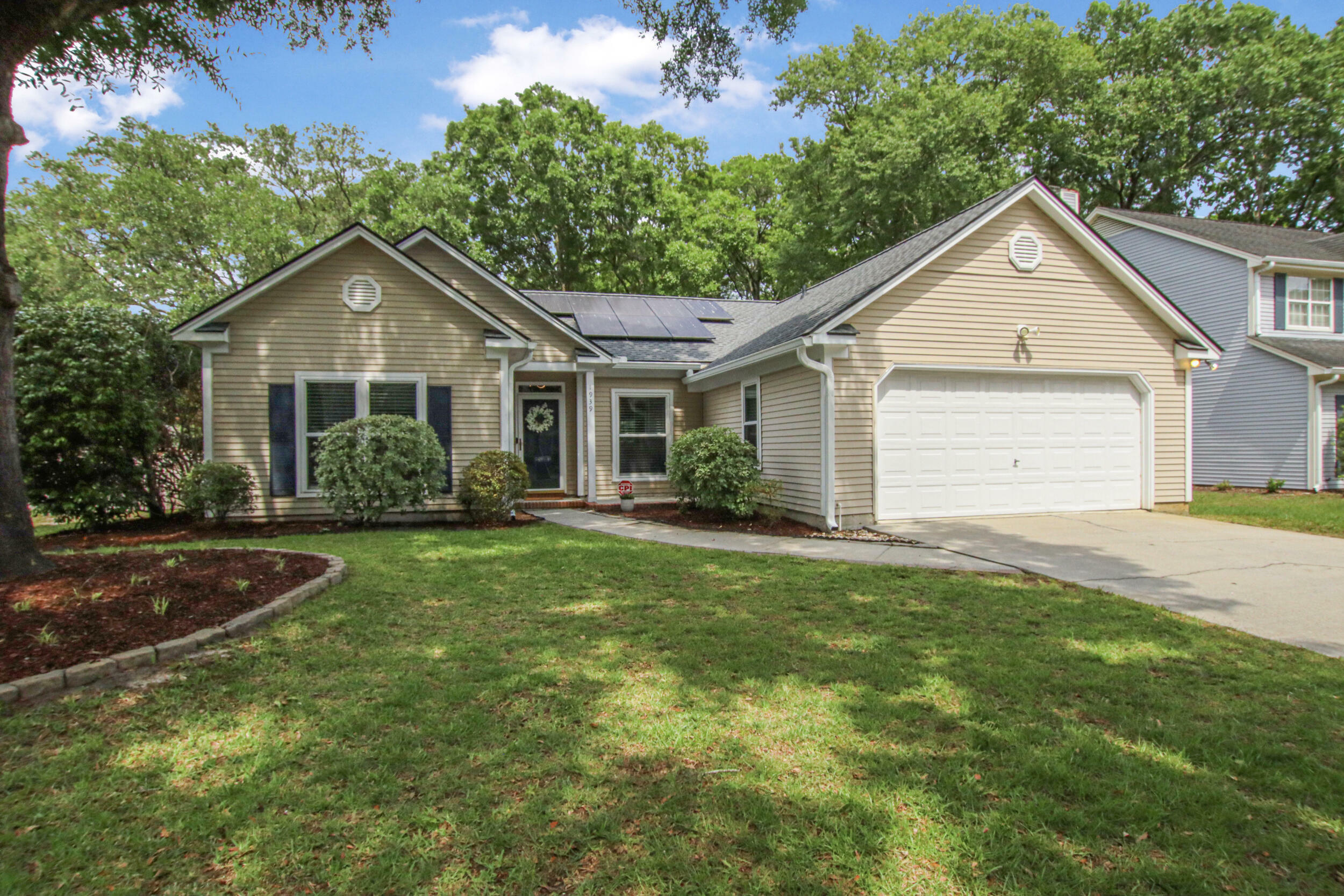 Property Photo: 1939 Oak Tree Lane SC 29464