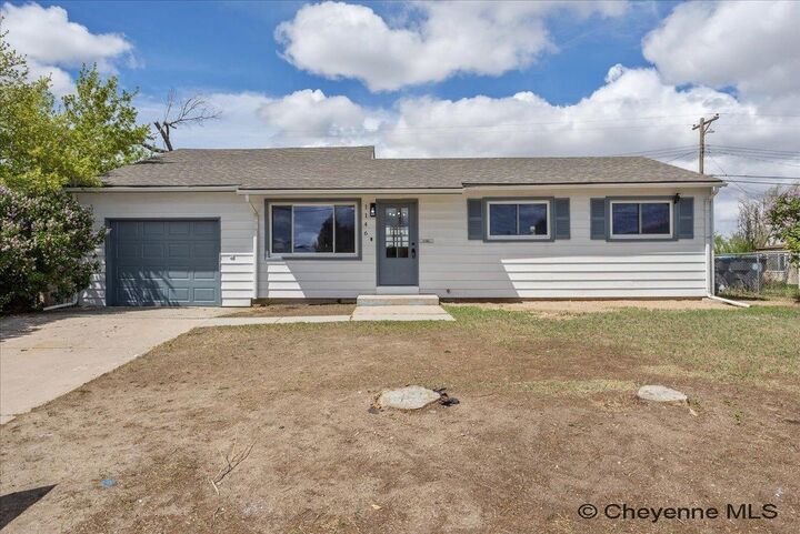 1146 W Leisher Rd  Cheyenne WY 82007 photo
