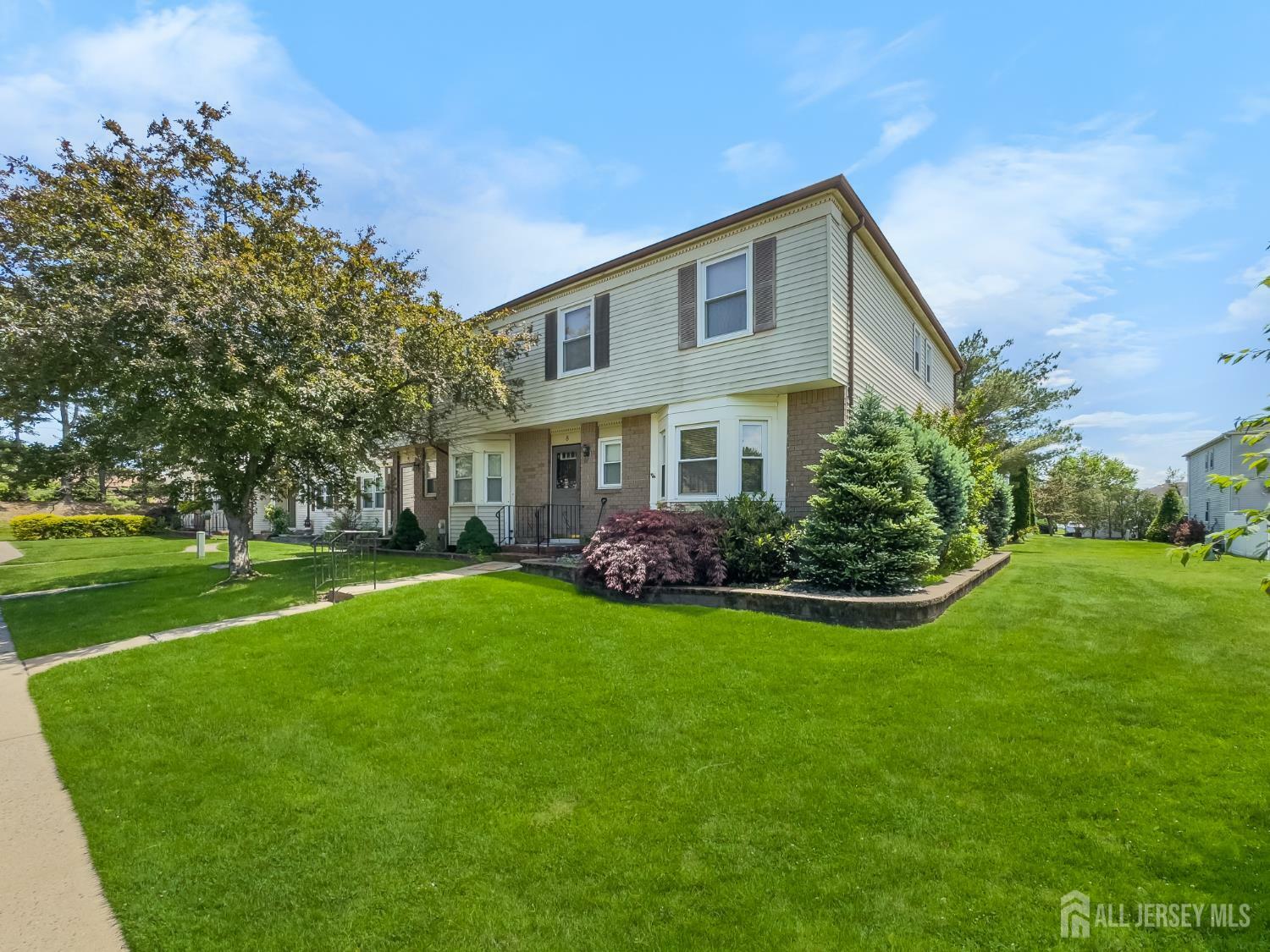 Property Photo: 8 Fern Court NJ 08872