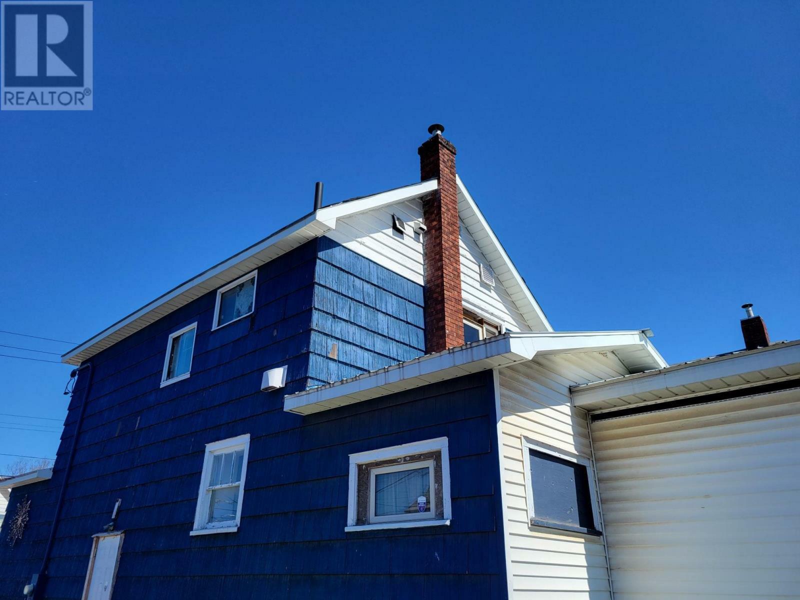 Property Photo: 217 Wallace Ter ON P6C 1K2
