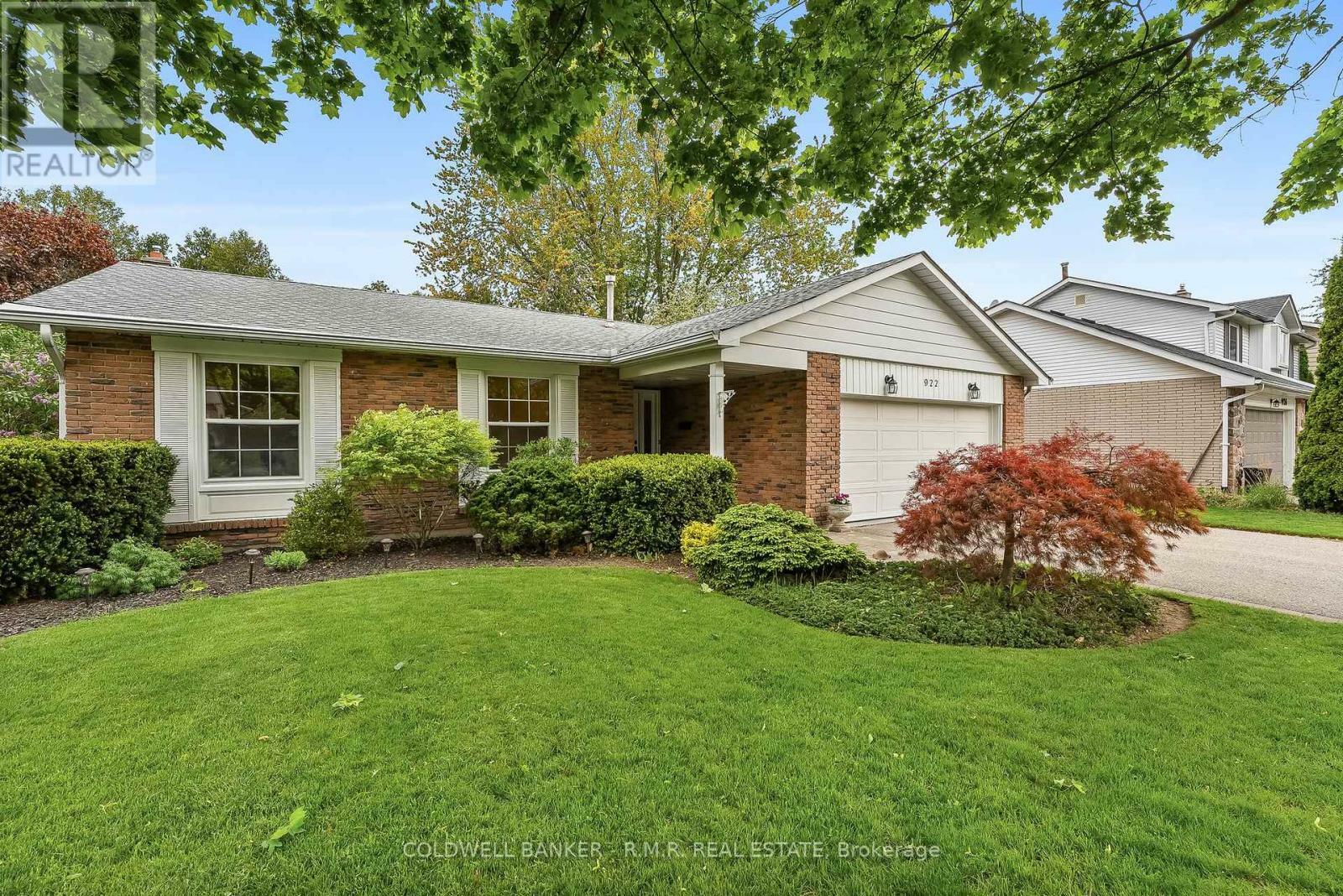 Photo de la propriété: 922 Wyldewood Drive ON L1G 4G1