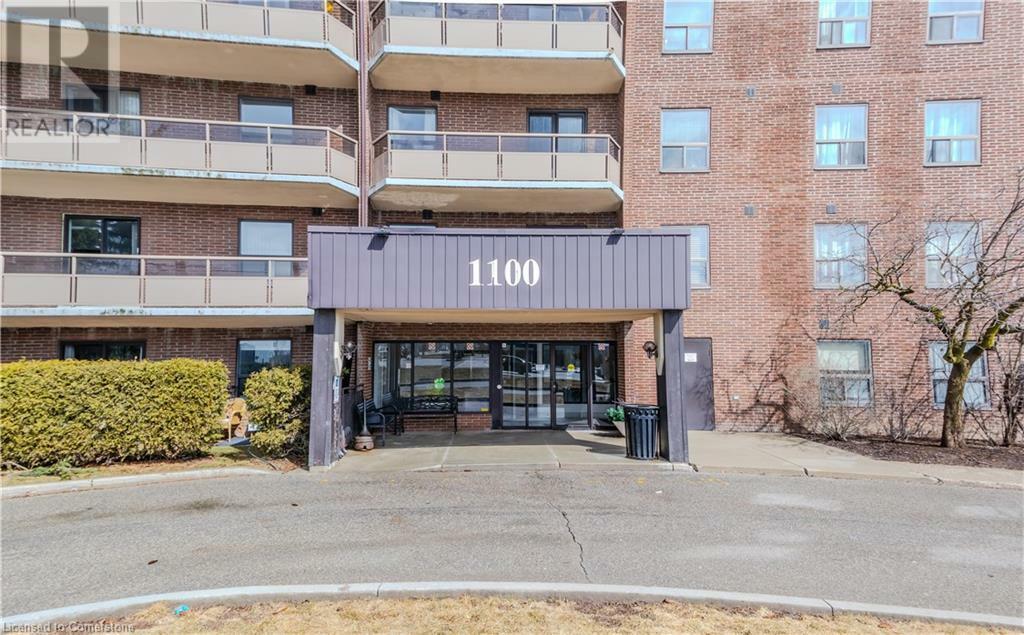 Property Photo: 1100 Courtland Avenue East 705 ON N2C 2H9