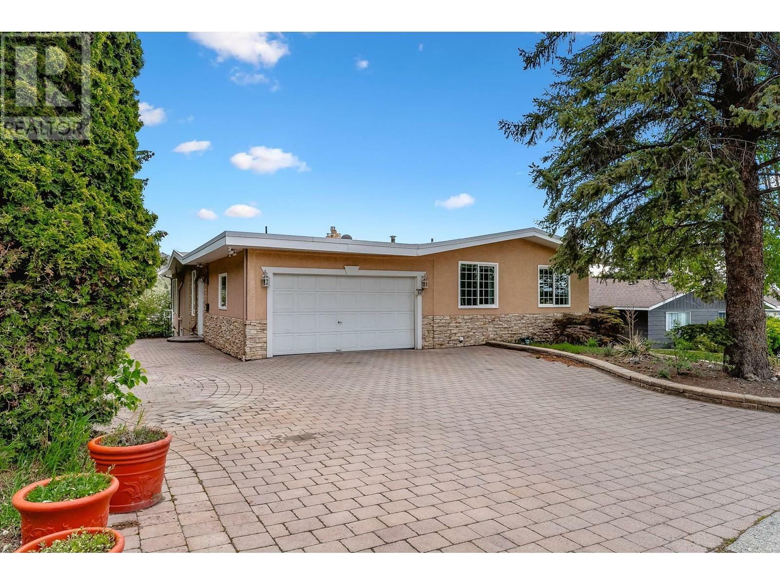Photo de la propriété:  845 Gleneagles Drive  BC V2E 1K2 