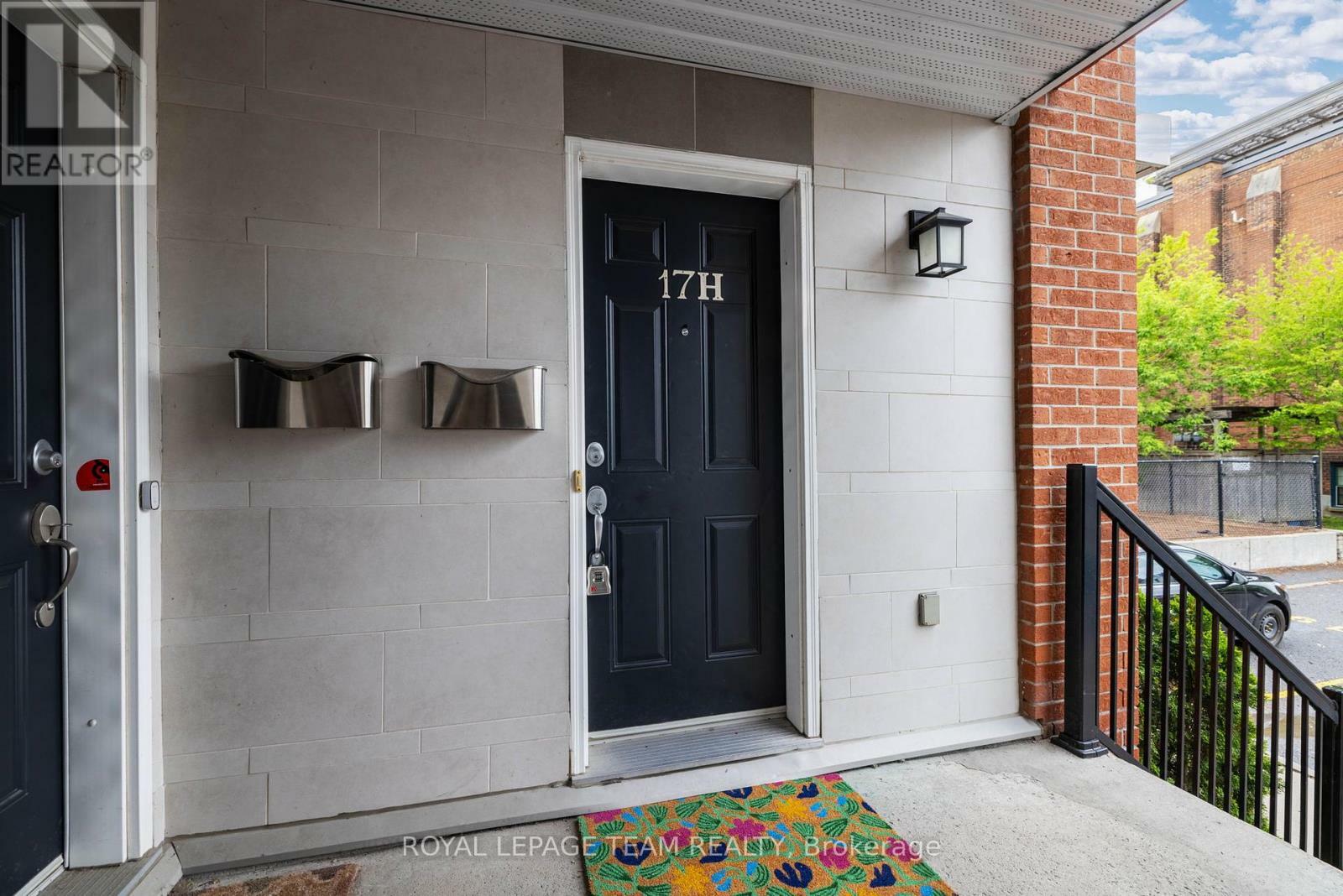 Property Photo: 17 Melrose Avenue H ON K1Y 1T8