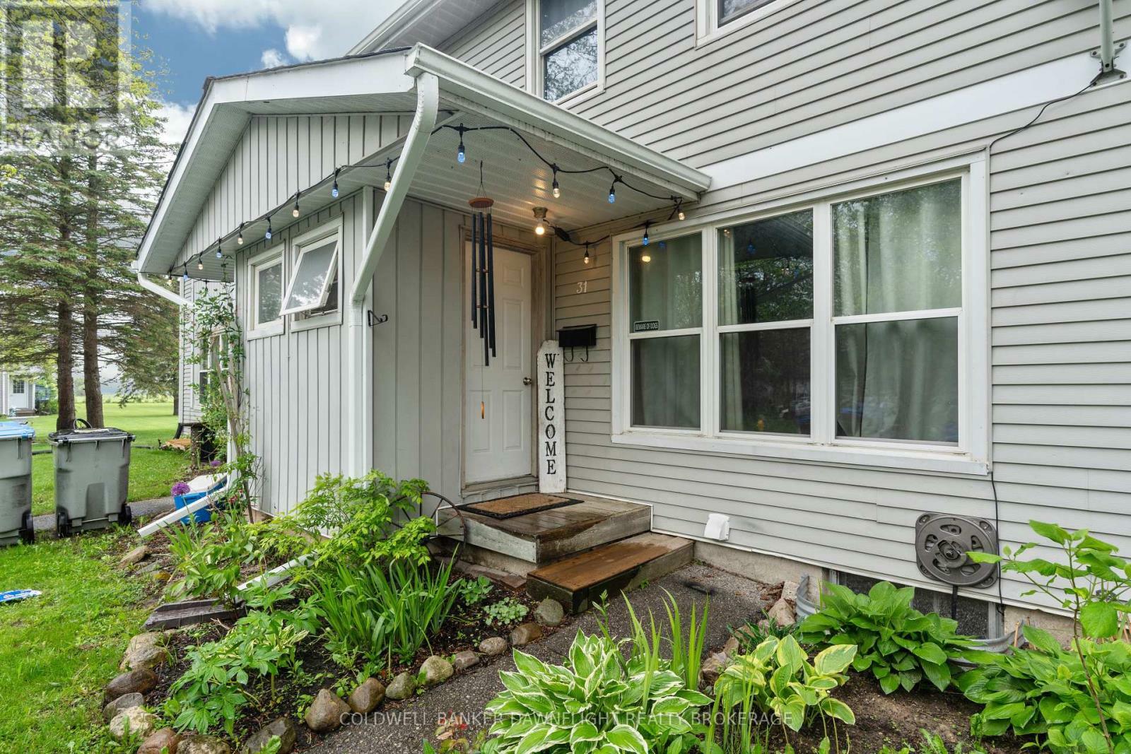 Property Photo: 31 St Charles Place 31 ON N0M 1L0