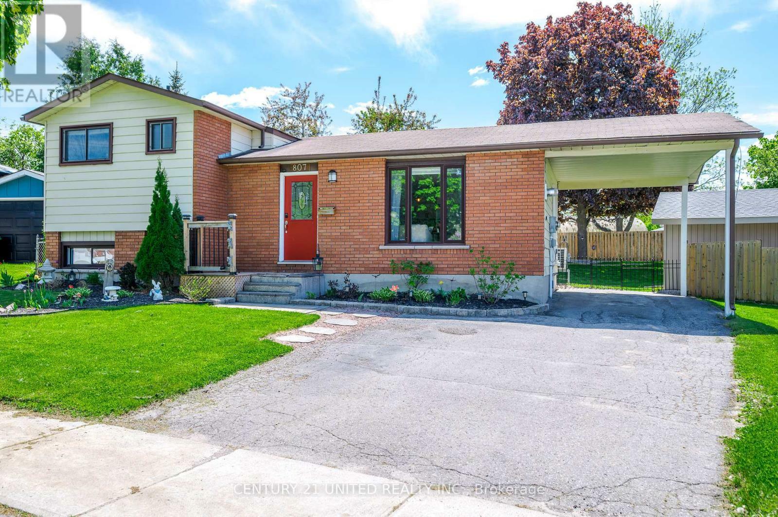 Property Photo: 807 Terrace Road ON K9J 1J4