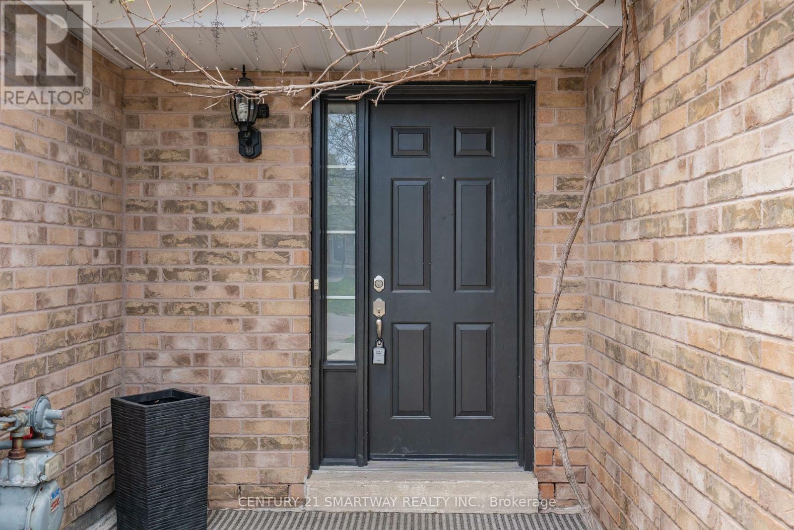 Property Photo: 56 Pickett Crescent ON L4N 8C1