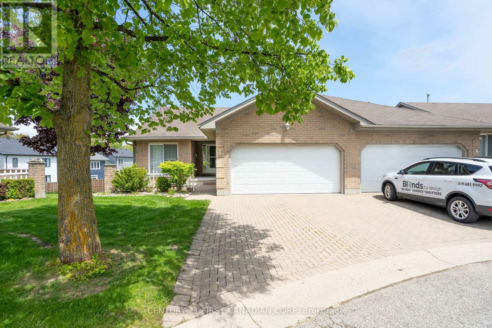 Photo de la propriété: 861 Shelborne Street 7 ON N5Z 5C5