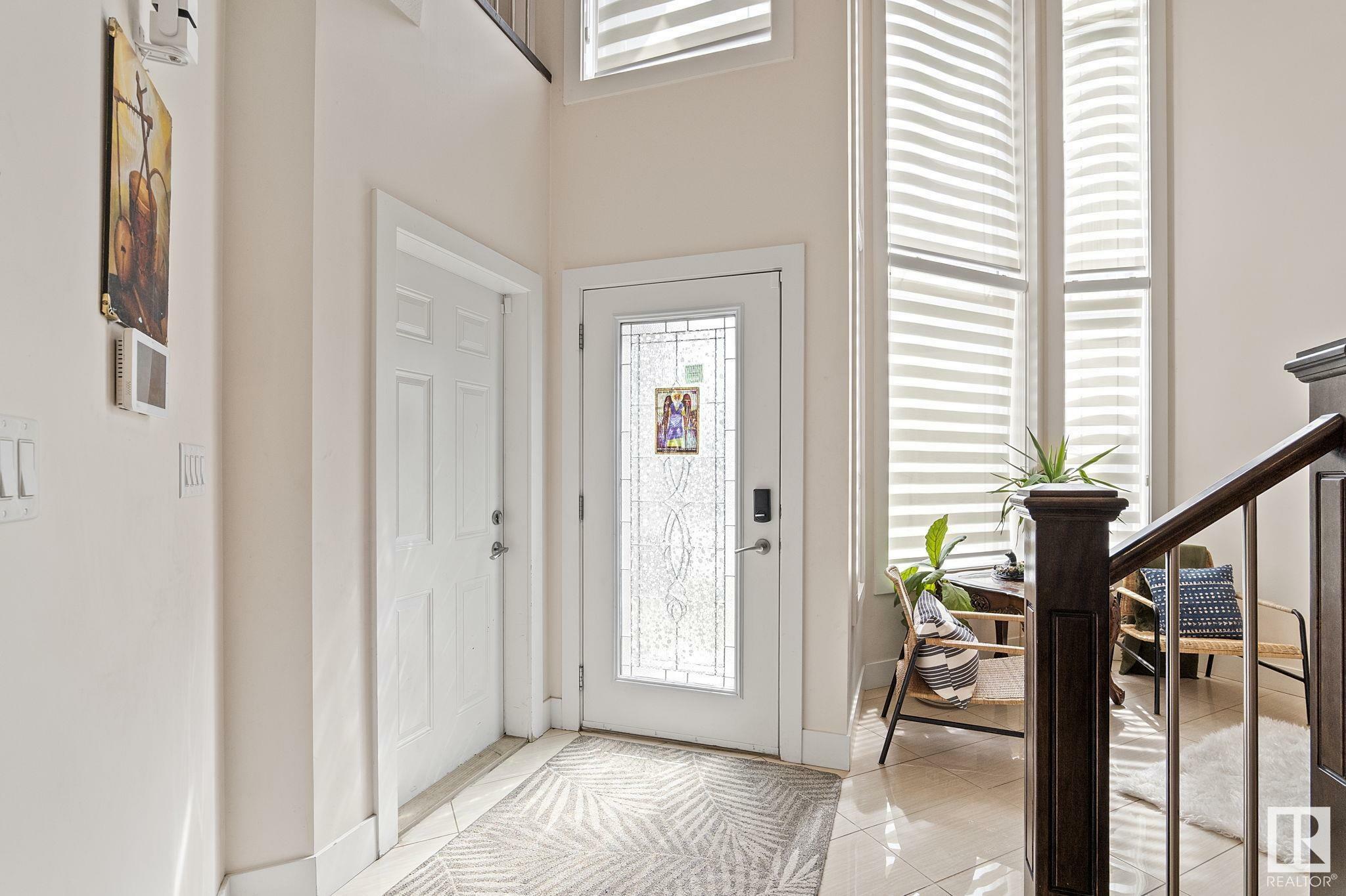 Photo de la propriété: 16904 62 Street NW AB T5Y 3K4