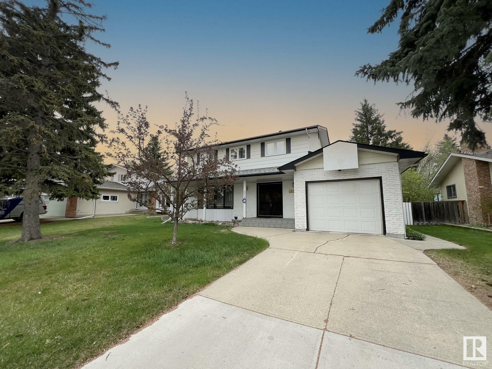 Photo de la propriété:  5219 125 Street NW  AB T6H 3V7 
