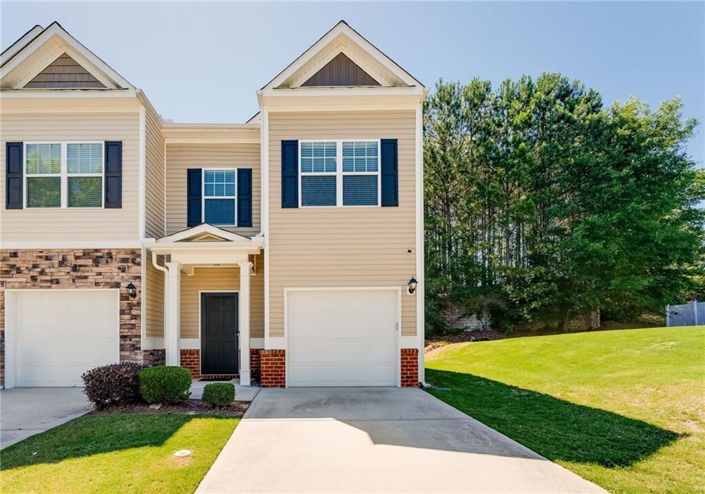 Property Photo:  5525 Sable Way  GA 30349