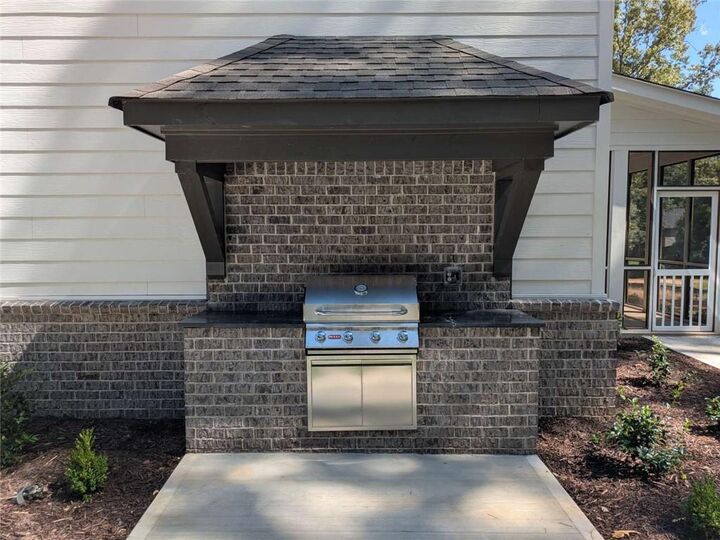 Property Photo: 8239 High Lake Terrace GA 30014