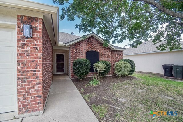 Property Photo: 1614 Twisted Oak Drive TX 76502