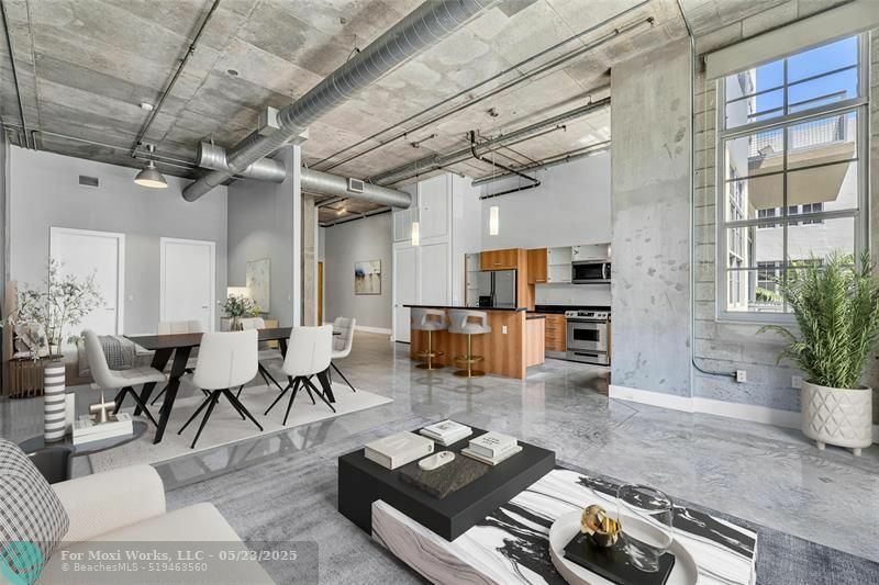 Property Photo: 434 NW 1st Ave 303 FL 33301