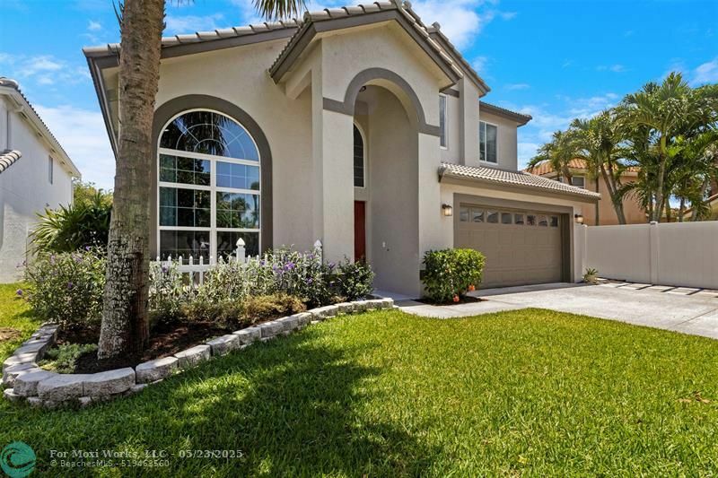Property Photo: 7094 Charleston Point Dr FL 33467