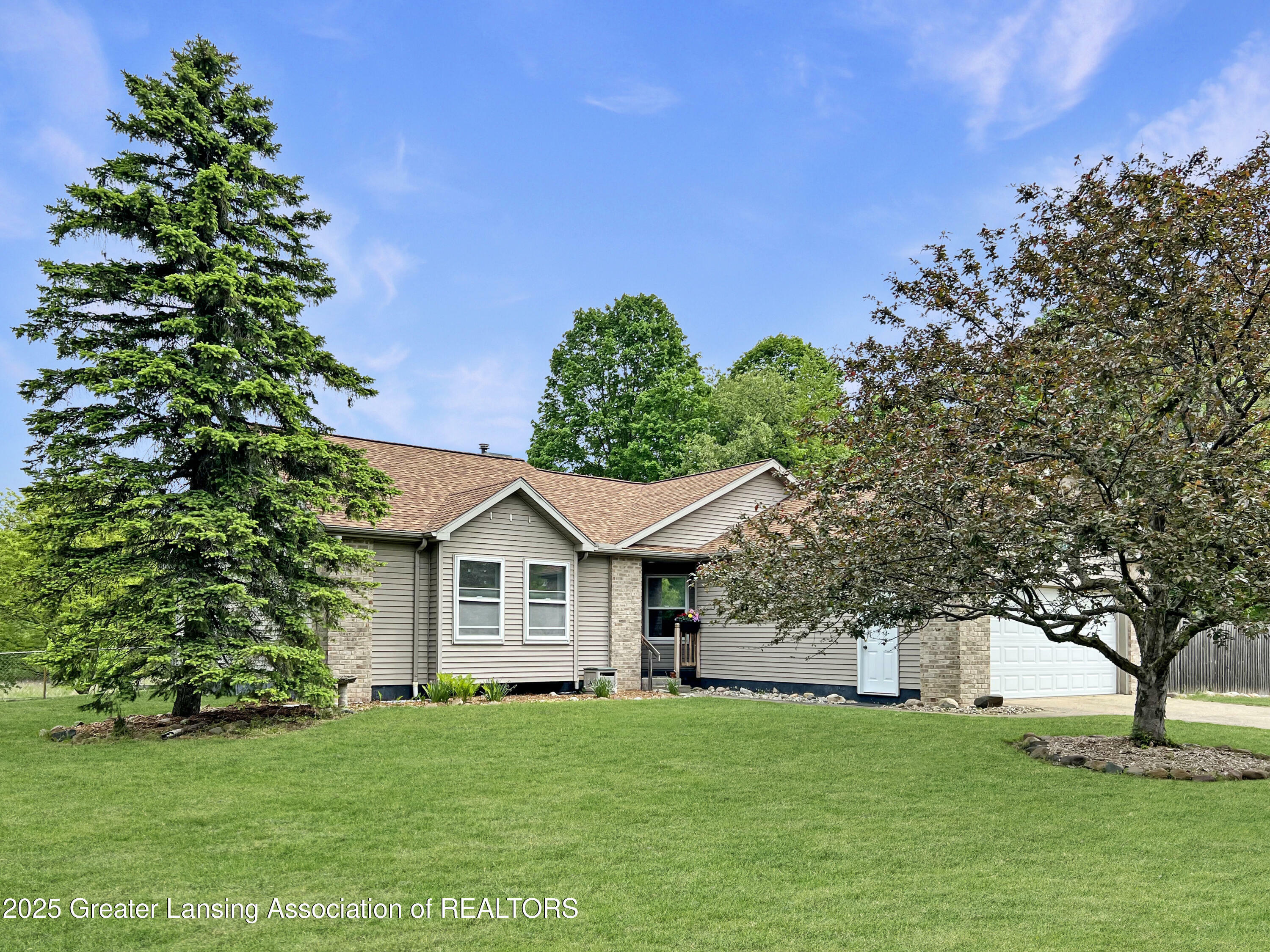 Property Photo: 7413 E 5 Point Highway MI 48827