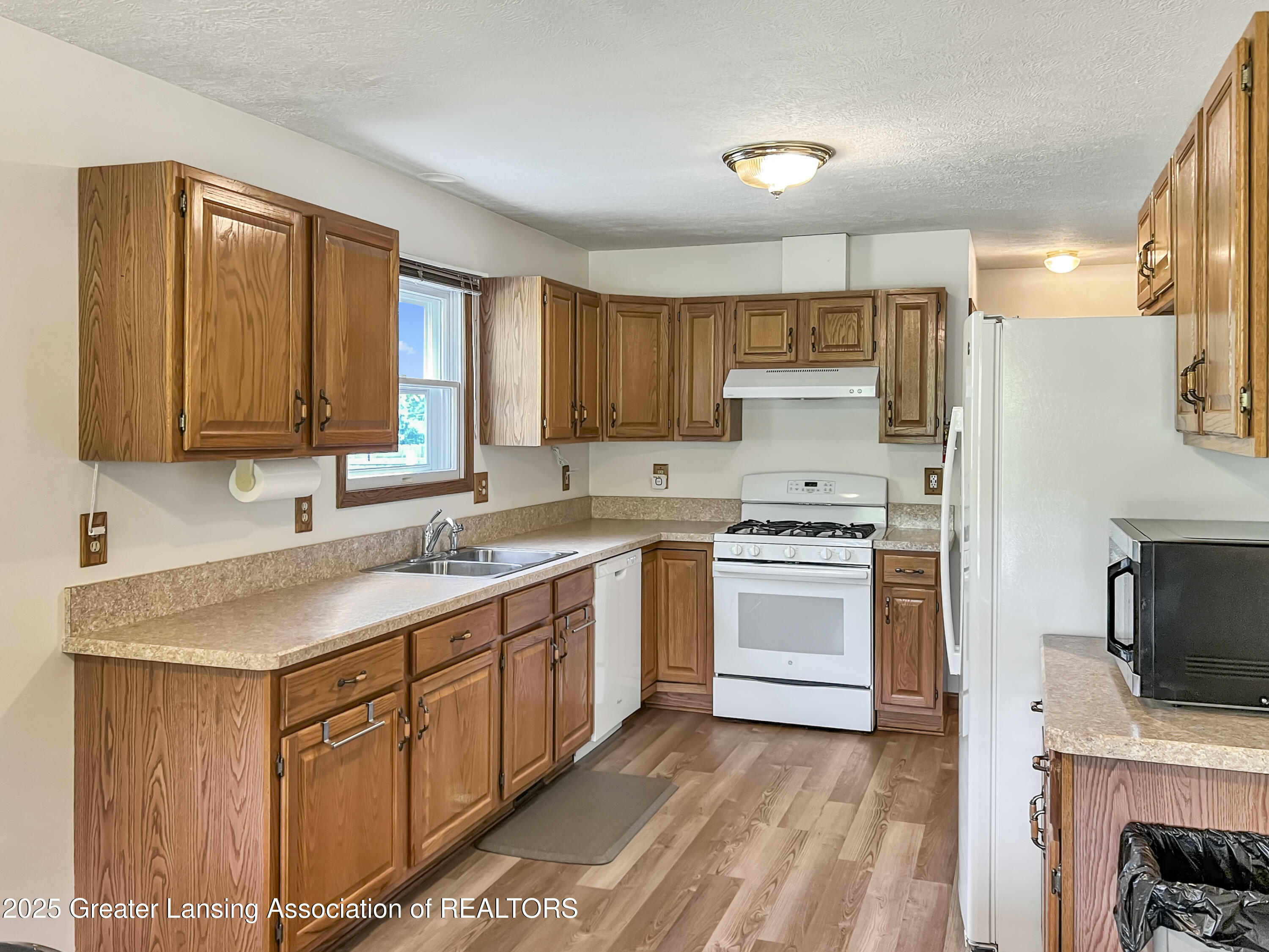 Property Photo: 7413 E 5 Point Highway MI 48827